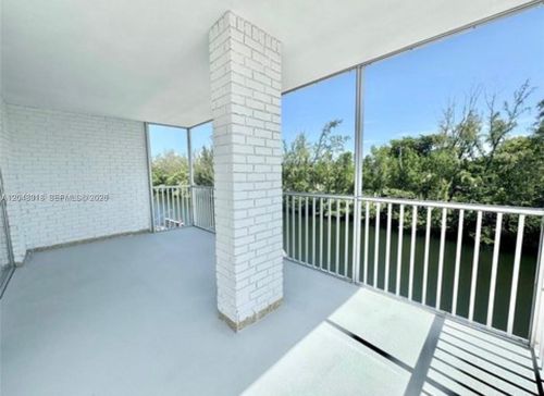 315-3660 Ne 166th St, North Miami Beach, FL, 33160-3820 | Card Image
