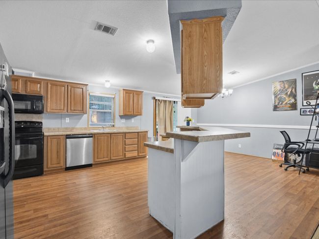 403 Se County Road 3048 C, House other with 3 bedrooms, 2 bathrooms and null parking in Corsicana TX | Image 12