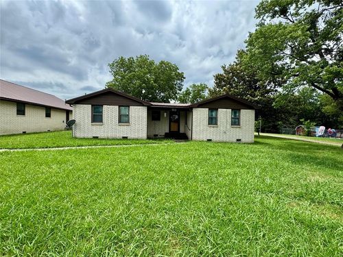 915 E Boston St, Okemah, OK, 74859-3206 | Card Image