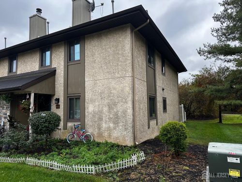 137 Hampshire Dr, Plainsboro, NJ, 08536-4325 | Card Image