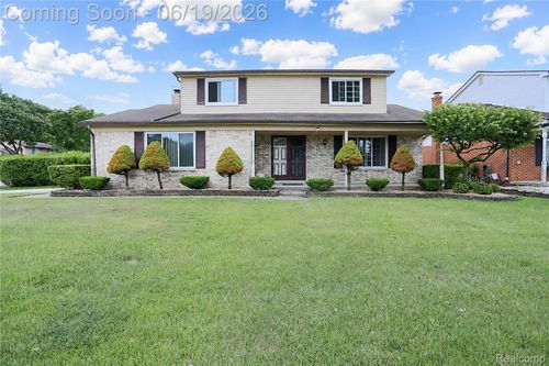 4788 Bloomfield Dr, Sterling Heights, MI, 48310-3319 | Card Image