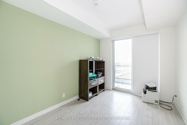 5702 - 5 Buttermill Ave, Condo with 3 bedrooms, 2 bathrooms and 1 parking in Vaughan ON | Image 15