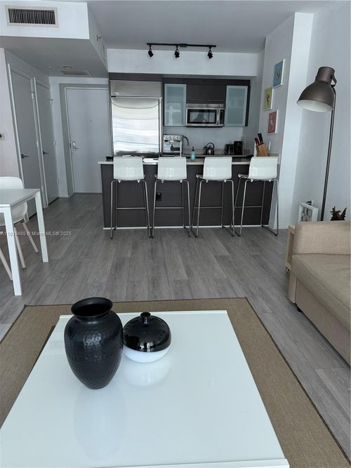 apt-1704-500 Brickell Ave, Miami, FL, 33131-2579 | Card Image
