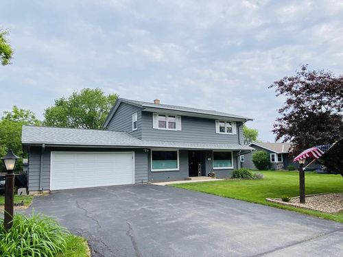 540 W Manor Circle, Bayside, WI, 53217 | Card Image