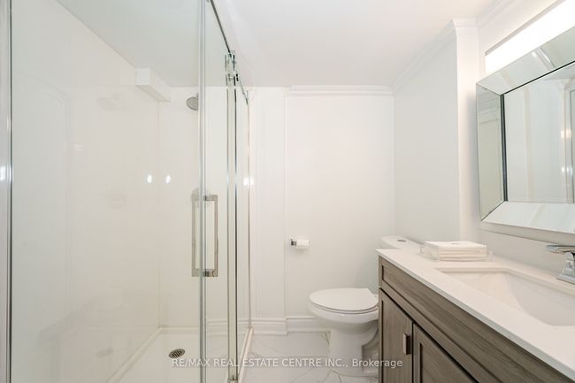 55 Mallard Cres, House attached with 4 bedrooms, 2 bathrooms and 3 parking in Brampton ON | Image 14