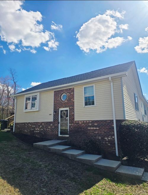 1001 Goose Meadow Dr, Forest, VA, 24551-2866 | Card Image