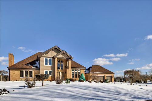 204 S Links Avenue, Twp of But NE, PA, 16001 | Card Image