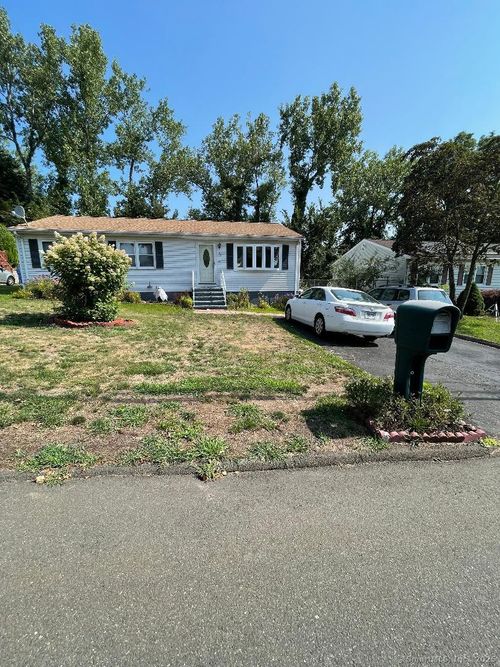 39 Sebec St, Hamden, CT, 06517-2229 | Card Image