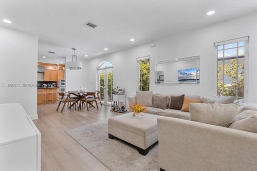 2231 Sw 17th St, Miami, FL, 33145-2015 | Card Image