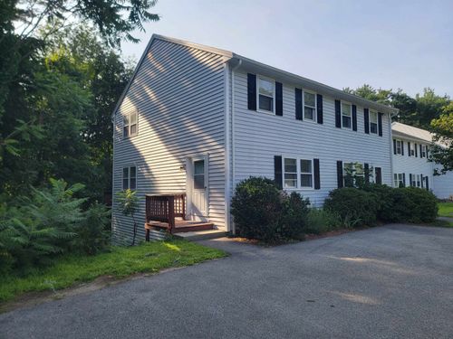 286 Winding Pond Road, Londonderry, NH, 03053 | Card Image