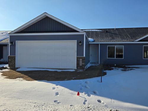 914 Katelyn Cir, Montgomery, MN, 56069-4491 | Card Image