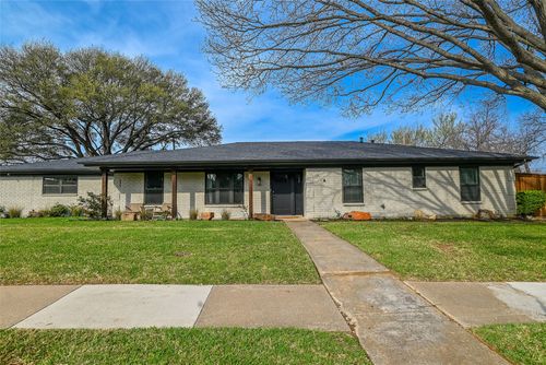 1701 Brown Trl, Hurst, TX, 76054-3705 | Card Image