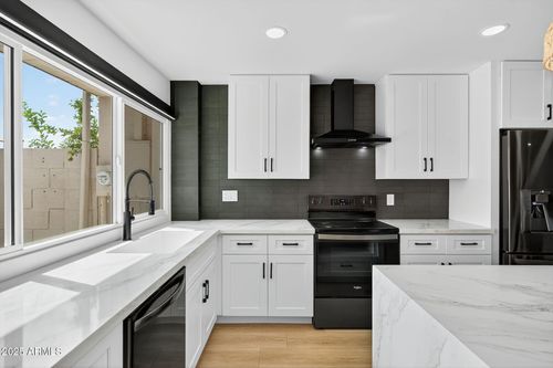 5020 N 83rd St, Scottsdale, AZ, 85250-7302 | Card Image