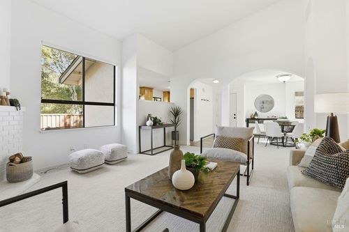 68 Village Circle, San Rafael, CA, 94903 | Card Image