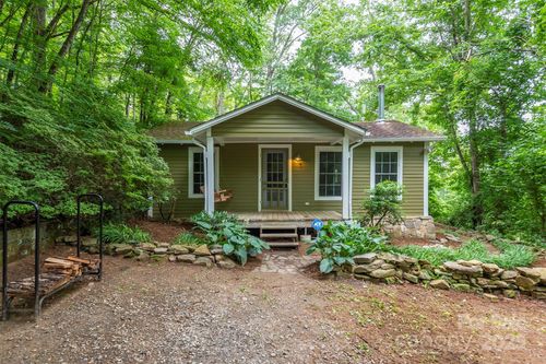 379 Rainbow Ter, Black Mountain, NC, 28711-3272 | Card Image