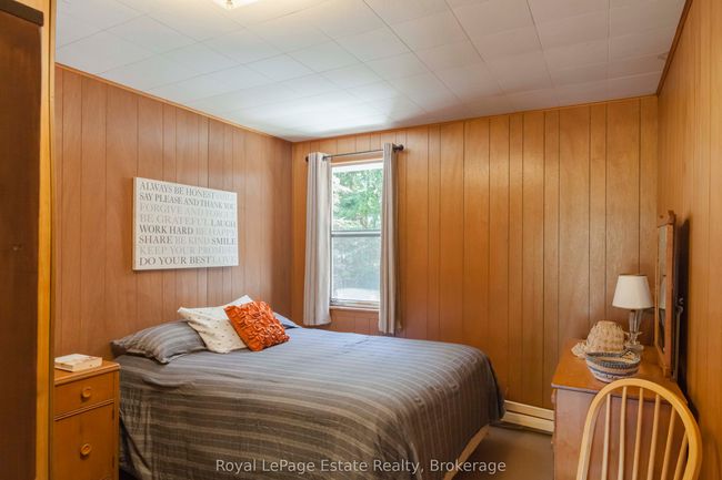 704 York Ave, House other with 3 bedrooms, 1 bathrooms and 6 parking in Sauble Beach ON | Image 21