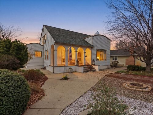 106 N Franklin Ave, Wenatchee, WA, 98801-2154 | Card Image