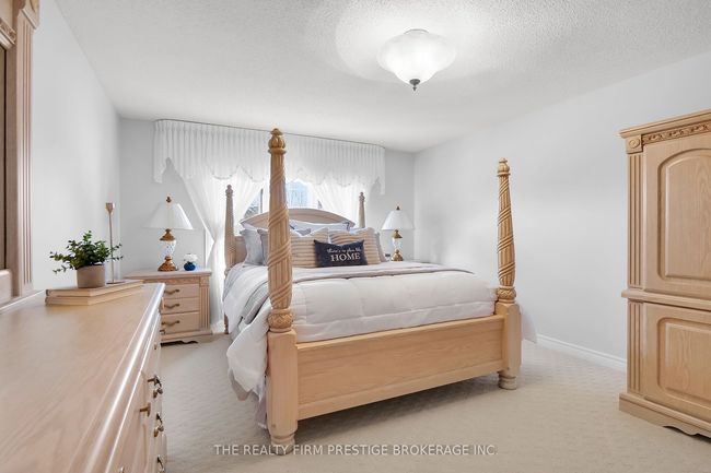 80 Virginia Cres, House other with 5 bedrooms, 4 bathrooms and 4 parking in London ON | Image 24