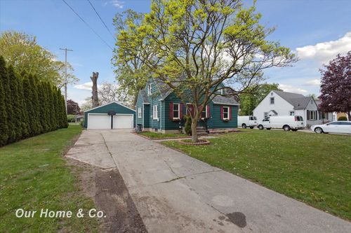 700 Scheurmann St, Essexville, MI, 48732-1282 | Card Image