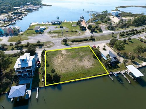 510 Lemoyne Dr, Dauphin Island, AL, 36528-4404 | Card Image