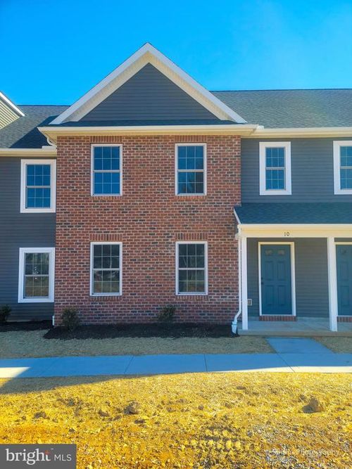 10 Skip Ln, CARLISLE, PA, 17013-7500 | Card Image