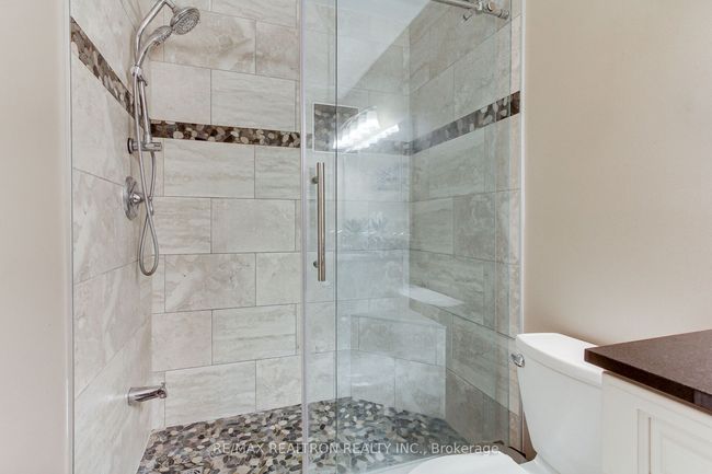 169 King St, House other with 4 bedrooms, 3 bathrooms and 6 parking in Mount Albert ON | Image 24