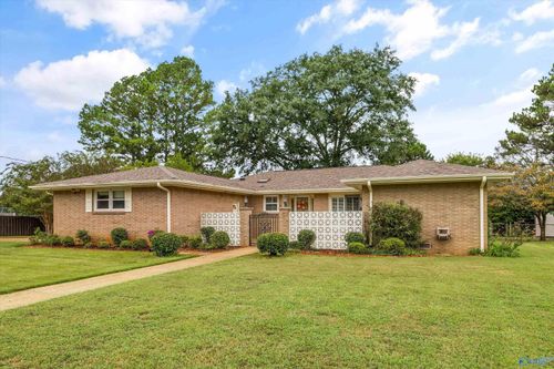 1907 Lynnbrook Dr Sw, Huntsville, AL, 35803-1413 | Card Image