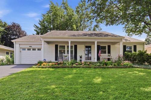 17 Whitehall Ct, Buffalo Grove, IL, 60089-1930 | Card Image