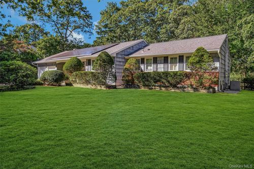 19 Fox Rd, Setauket, NY, 11733-1873 | Card Image