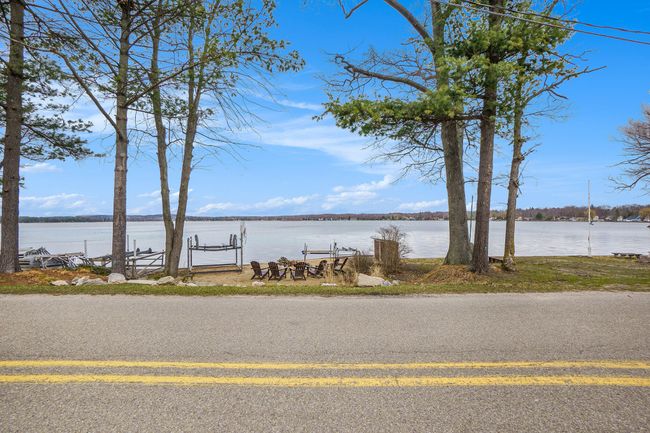 7505 S Lakeshore Dr, House other with 5 bedrooms, 3 bathrooms and null parking in Pentwater MI | Image 27