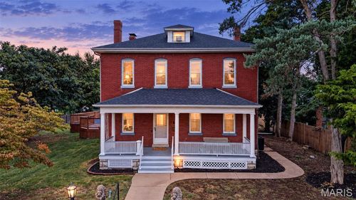 552 Clark St, Saint Charles, MO, 63301-1875 | Card Image