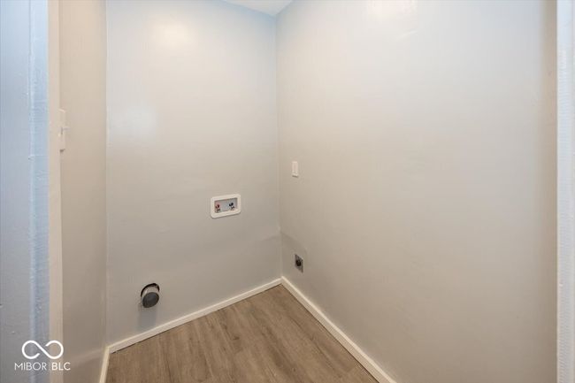 Main floor laundry room | Image 15