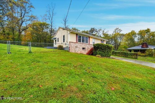 120 Crest Ln, Clinton, TN, 37716-6212 | Card Image