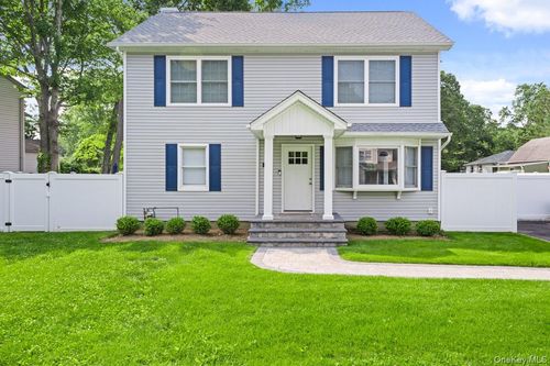1-25 Lorraine Ct, Northport, NY, 11768-3141 | Card Image