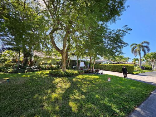 2016 Ne 26th Dr, Wilton Manors, FL, 33306-1312 | Card Image