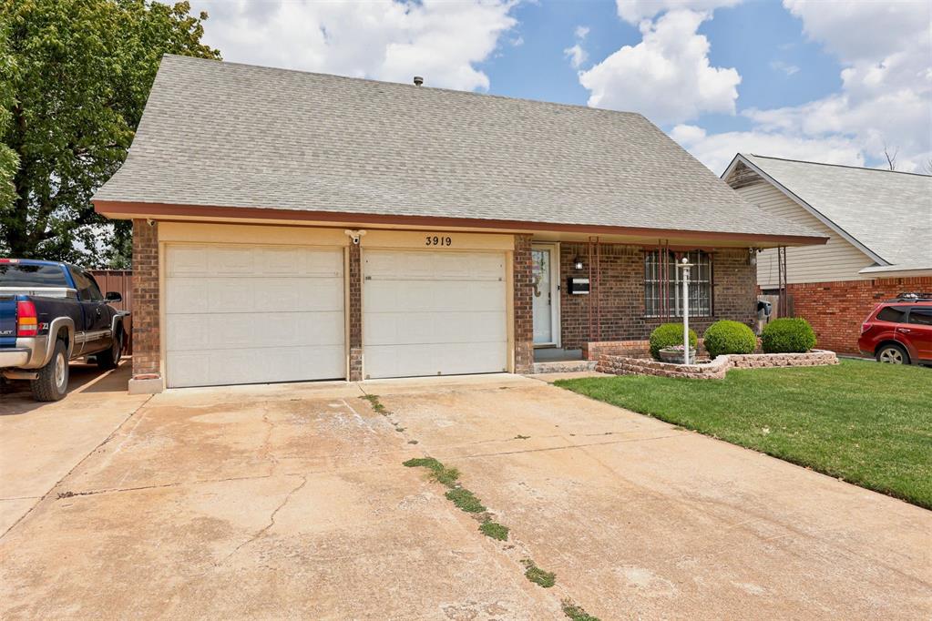 14th Pl, Del City, OK 73115