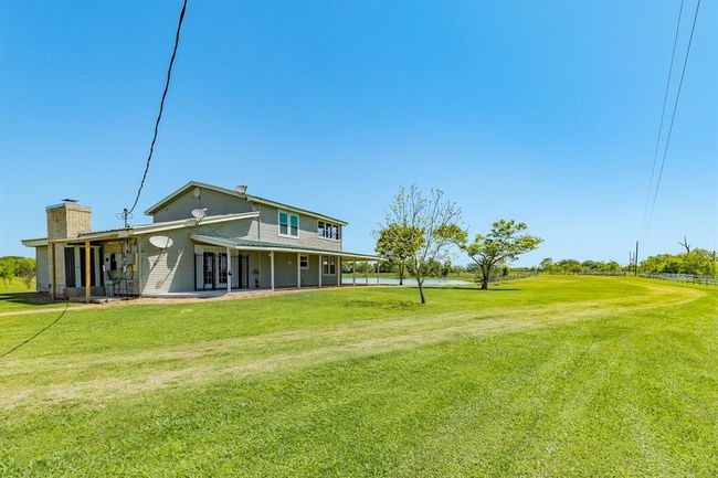 23702 Fm 521 Rd, House other with 3 bedrooms, 2 bathrooms and 7 parking in Angleton TX | Image 17