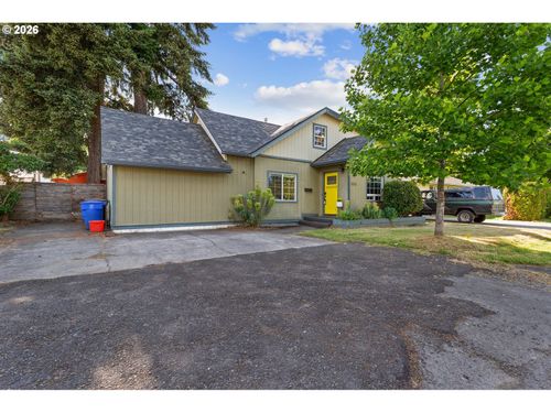 8035 Se 62nd Ave, Portland, OR, 97206-8915 | Card Image