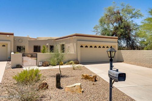 9949 N Calle Loma Linda, Oro Valley, AZ, 85737-9584 | Card Image