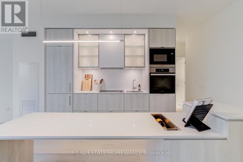 1403-11 Yorkville Ave, Toronto, ON, M4W0C1 | Card Image