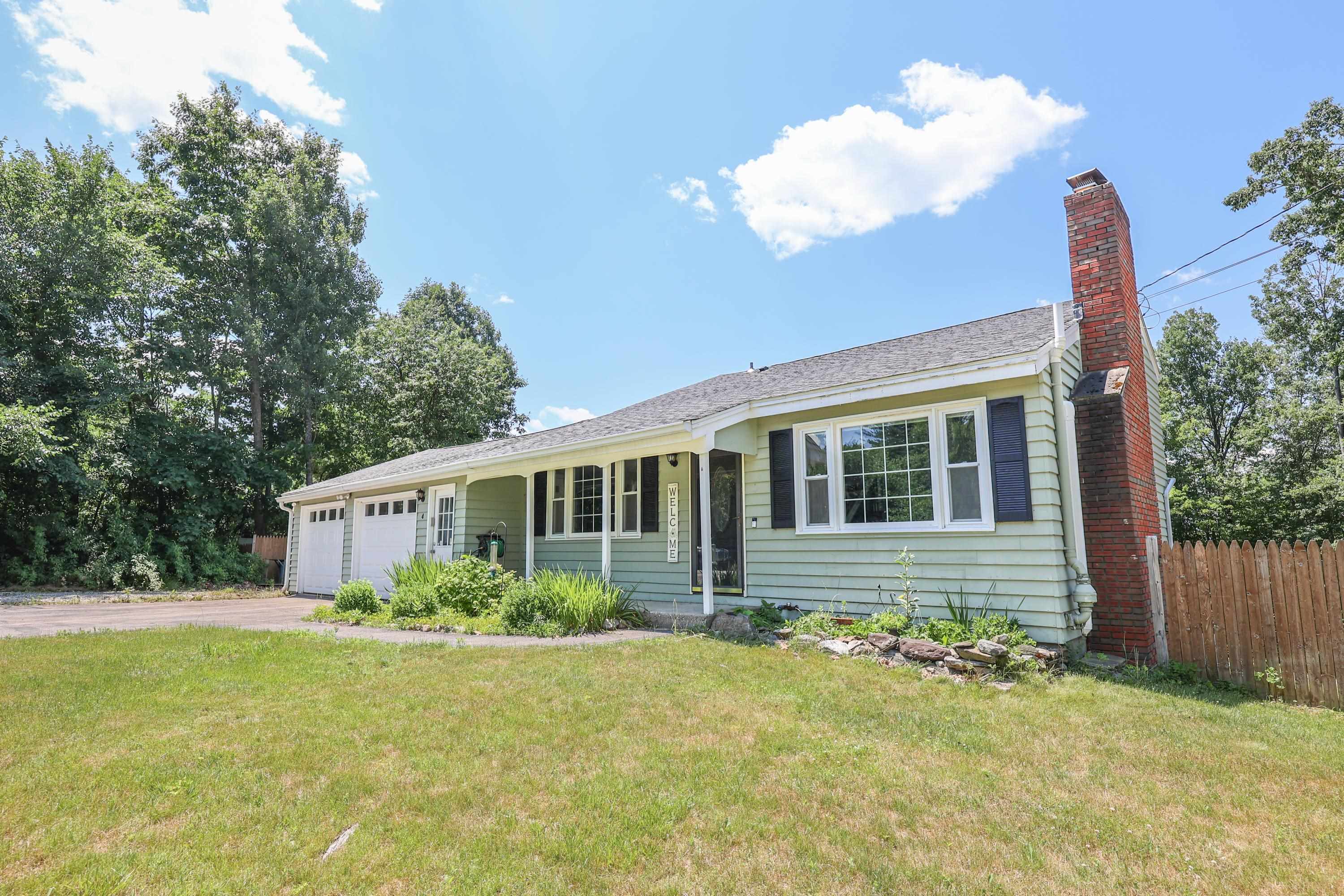 Elaine Ave, Derry, NH 03038