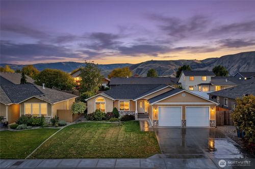 1386 Boulder Loop, East Wenatchee, WA, 98802-5597 | Card Image