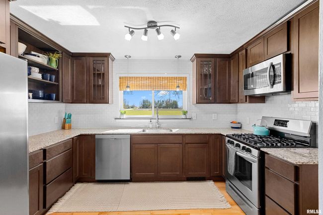 304 W Robinson St, House other with 3 bedrooms, 2 bathrooms and null parking in Goodfield IL | Image 17