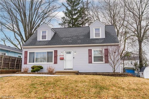 2642 10th St, Cuyahoga Falls, OH, 44221-2448 | Card Image