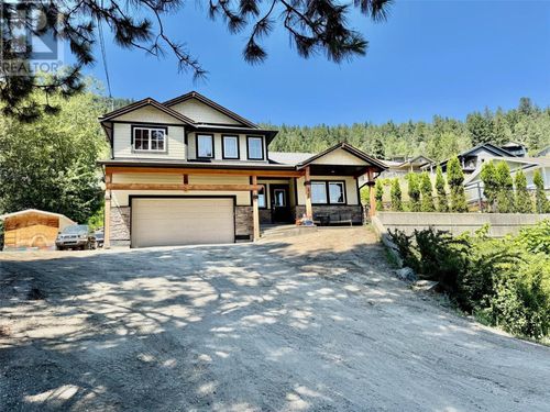 1706 Grandview Ave, Lumby, BC, V0E2G0 | Card Image