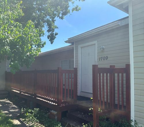1709 W 4th St, Freeport, TX, 77541-5041 | Card Image