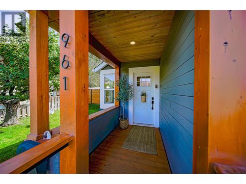 961 Columbia St, Kamloops, BC, V2C2V8 | Card Image