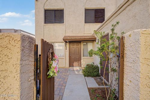 8113 E Glenrosa Ave, Scottsdale, AZ, 85251-2732 | Card Image