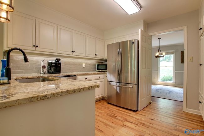 2806 Wisteria Pl Se, House other with 5 bedrooms, 4 bathrooms and null parking in Decatur AL | Image 4