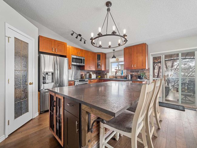 1407 Thorburn Drive Se, Home with 4 bedrooms, 3 bathrooms and 4 parking in Airdrie AB | Image 14